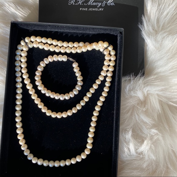 Macy's Jewelry R H Macys Co Pearl Necklace And A Bracelet Poshmark